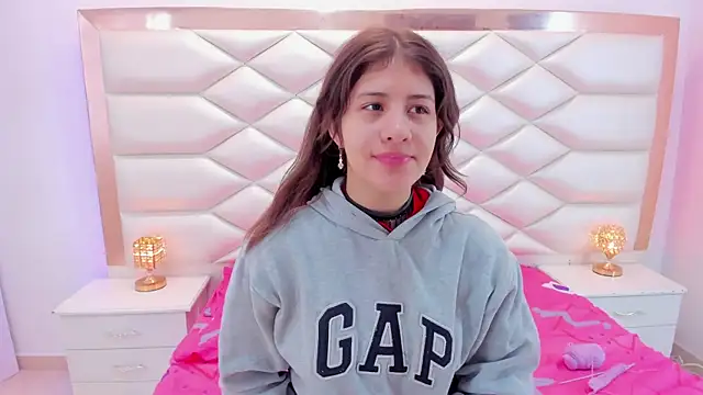 MiaQueen021 online show from 03.08.25