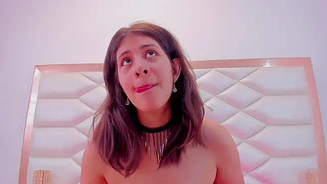 MiaQueen021 online show from 03.13.25