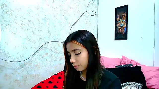 Rousse violett online show from 03.14.25