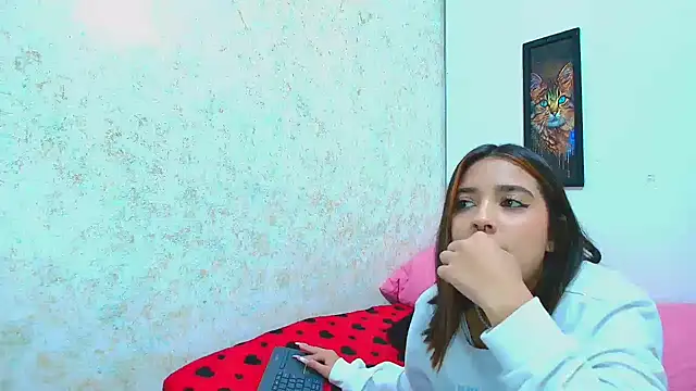 Rousse violett online show from 03.17.25