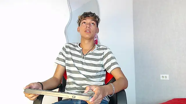 kyam adams online show from 02.11.25