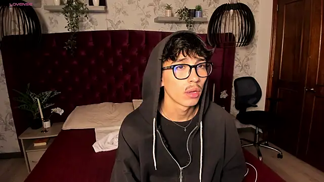 Snapshot of tim__fox chatting on 03.28.26 tim fox online show from 03.28.26