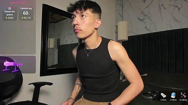 Snapshot of tim__fox chatting on 04.11.26 tim fox online show from 04.11.26