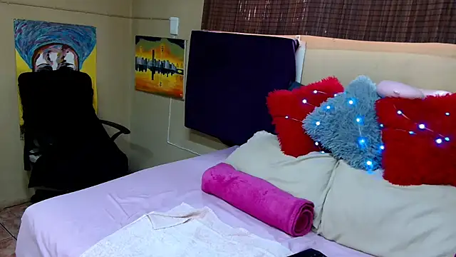 PEBBLES365 online show from 10.30.25