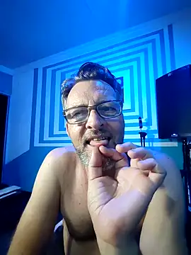 itsmeyes69 online show from 02.08.25