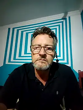 itsmeyes69 online show from 02.11.25