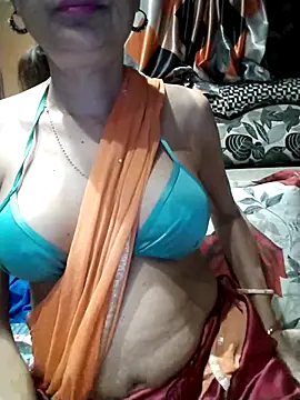 Snapshot of SANA-LEONI chatting on 02.28.25 SANA-LEONI online show from 02.28.25