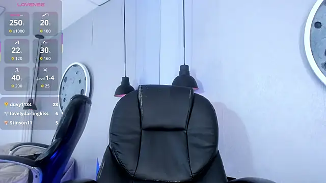 Snapshot of Sara_conde chatting on 10.30.25 Sara conde online show from 10.30.25