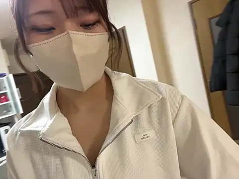 Snapshot of sakuchaaa_2525 chatting on 04.04.26 sakuchaaa 2525 online show from 04.04.26