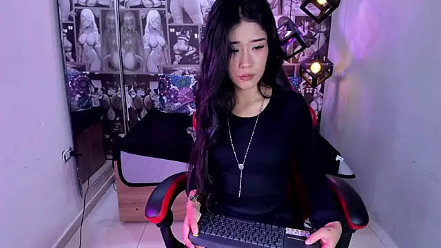 Snapshot of Lil_ceyy chatting on 09.30.25 Lil ceyy online show from 09.30.25