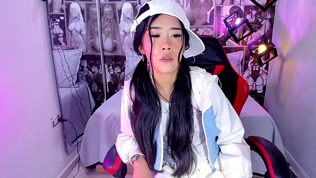 Snapshot of Lil_ceyy chatting on 10.10.25 Lil ceyy online show from 10.10.25