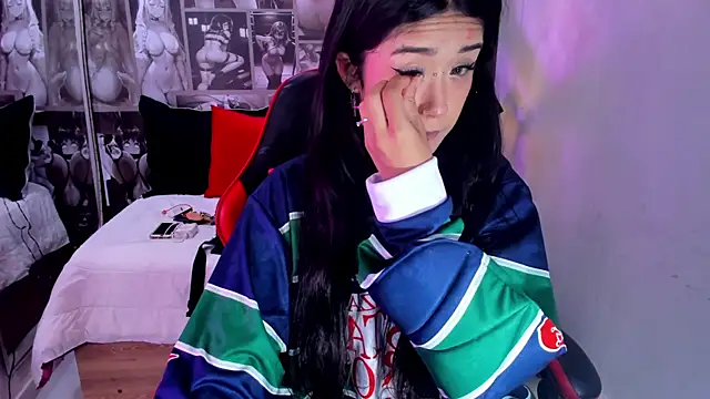 Snapshot of Lil_ceyy chatting on 10.12.25 Lil ceyy online show from 10.12.25