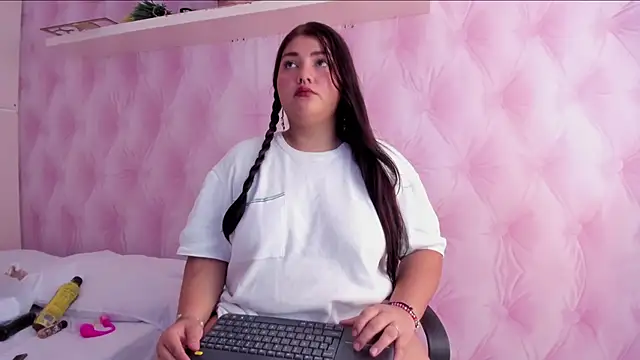 TaniaBellini online show from 01.24.25