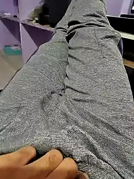 Snapshot of braveman999 chatting on 01.08.25 braveman999 online show from 01.08.25