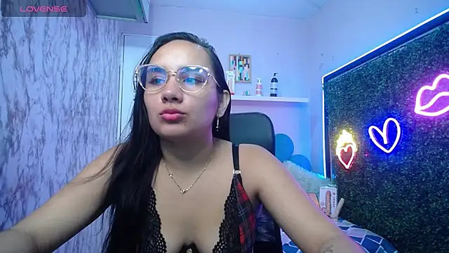 Snapshot of Maylin_horny19 chatting on 05.03.26 Maylin horny19 online show from 05.03.26