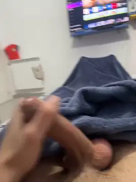 Snapshot of lucarioos06 chatting on 01.26.25 lucarioos06 online show from 01.26.25