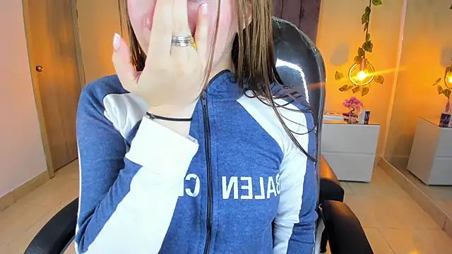 Dahlia Rousse online show from 12.21.25