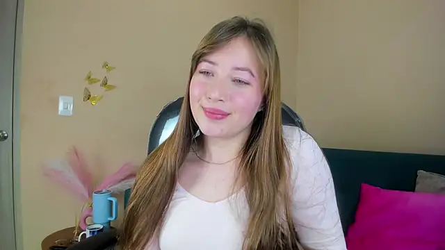 Dahlia Rousse online show from 03.04.26