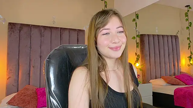 Dahlia Rousse online show from 04.01.26