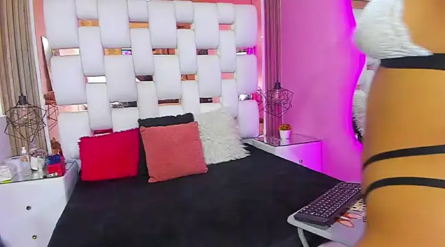 SolEvanss online show from 03.11.25