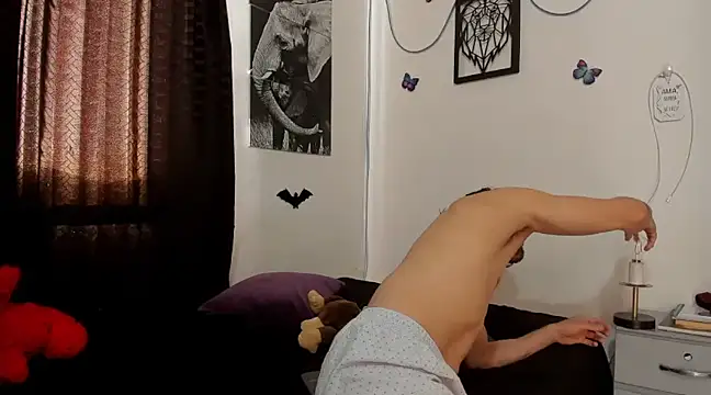 Snapshot of maxi_styles chatting on 01.16.25 maxi styles online show from 01.16.25