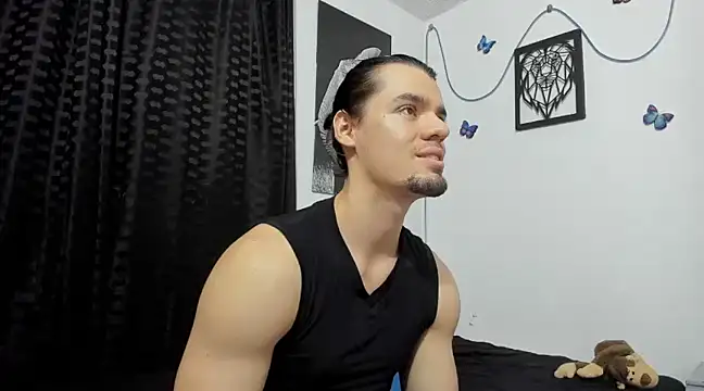 Snapshot of maxi_styles chatting on 01.25.25 maxi styles online show from 01.25.25