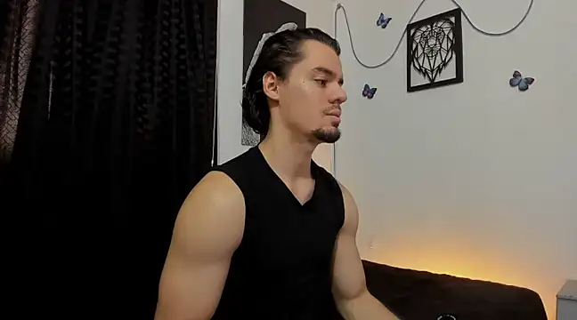 Snapshot of maxi_styles chatting on 01.31.25 maxi styles online show from 01.31.25