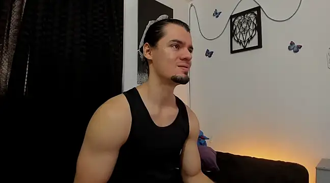 Snapshot of maxi_styles chatting on 02.03.25 maxi styles online show from 02.03.25