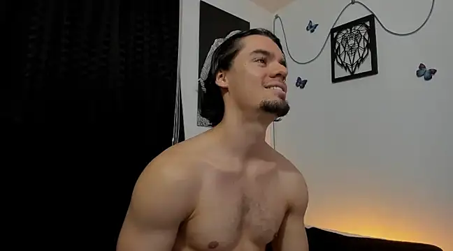 Snapshot of maxi_styles chatting on 02.04.25 maxi styles online show from 02.04.25