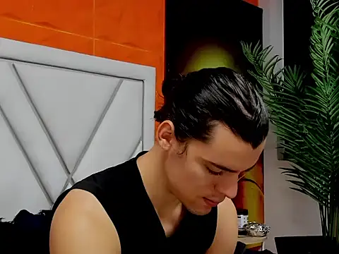 Snapshot of maxi_styles chatting on 02.18.26 maxi styles online show from 02.18.26