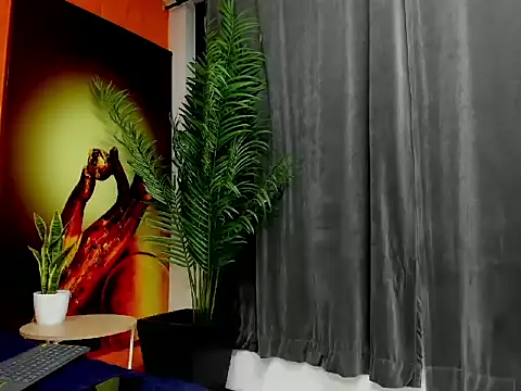 Snapshot of maxi_styles chatting on 02.20.26 maxi styles online show from 02.20.26