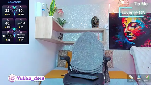 Snapshot of Luxury_Woman chatting on 02.28.25 Luxury Woman online show from 02.28.25