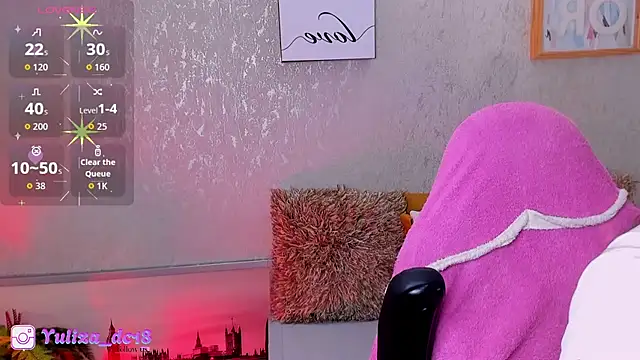 Luxury Woman online show from 03.18.26