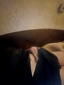 Snapshot of Lukas2204 chatting on 10.27.25 Lukas2204 online show from 10.27.25