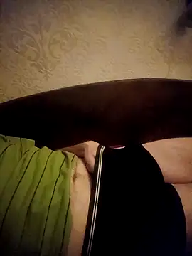 Snapshot of Lukas2204 chatting on 11.21.25 Lukas2204 online show from 11.21.25