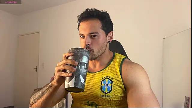 Snapshot of Lucasfit24 chatting on 06.19.26 Lucasfit24 online show from 06.19.26