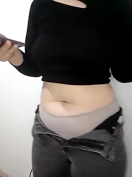 Snapshot of blondaf chatting on 01.29.25 blondaf online show from 01.29.25