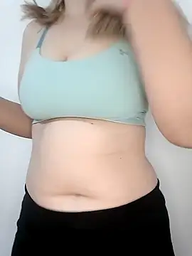 Snapshot of blondaf chatting on 02.01.25 blondaf online show from 02.01.25