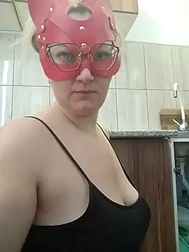 Snapshot of blondaf chatting on 12.05.25 blondaf online show from 12.05.25