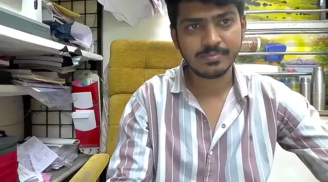 Snapshot of cute_modell chatting on 03.20.25 cute modell online show from 03.20.25