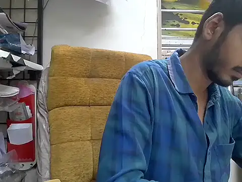 Snapshot of cute_modell chatting on 11.08.25 cute modell online show from 11.08.25