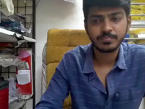 Snapshot of cute_modell chatting on 11.10.25 cute modell online show from 11.10.25