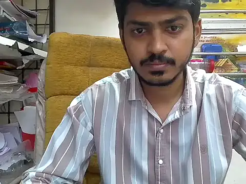 Snapshot of cute_modell chatting on 11.12.25 cute modell online show from 11.12.25