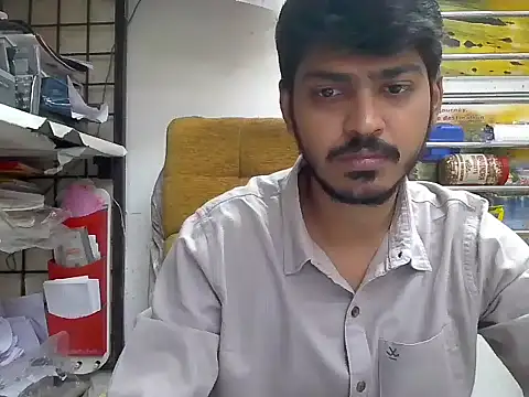 Snapshot of cute_modell chatting on 11.17.25 cute modell online show from 11.17.25