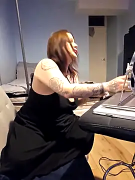 Snapshot of vanillachocduo chatting on 02.26.25 vanillachocduo online show from 02.26.25