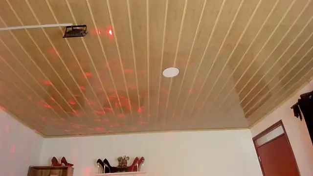 Renaxi Smith online show from 09.10.25