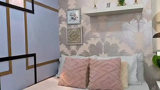 CharlotteGraay online show from 11.06.25