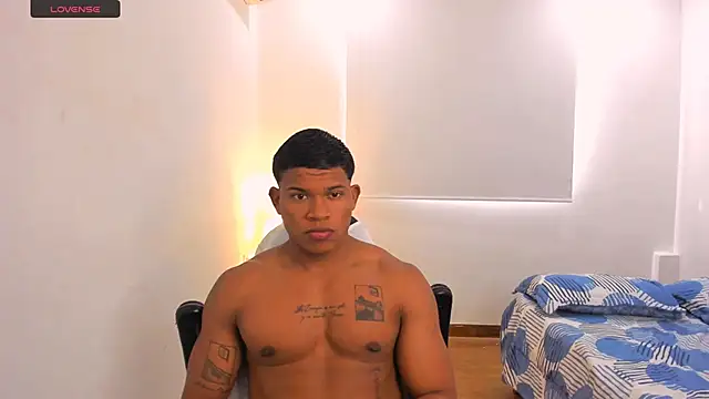 Snapshot of maxsteel177 chatting on 02.27.25 maxsteel177 online show from 02.27.25