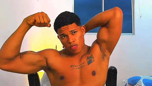 Snapshot of maxsteel177 chatting on 03.18.25 maxsteel177 online show from 03.18.25