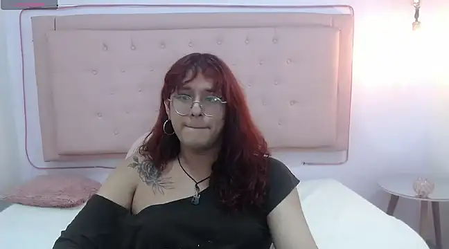 Snapshot of kathepickmanx chatting on 02.08.25 kathepickmanx online show from 02.08.25